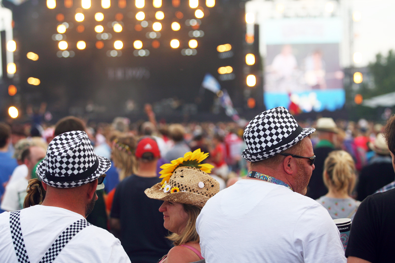isleofwightfestivalstagegeneralcrowd