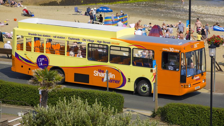 SOUTHERN VECTIS STEAMS TO THE RESCUE IN SHANKLIN