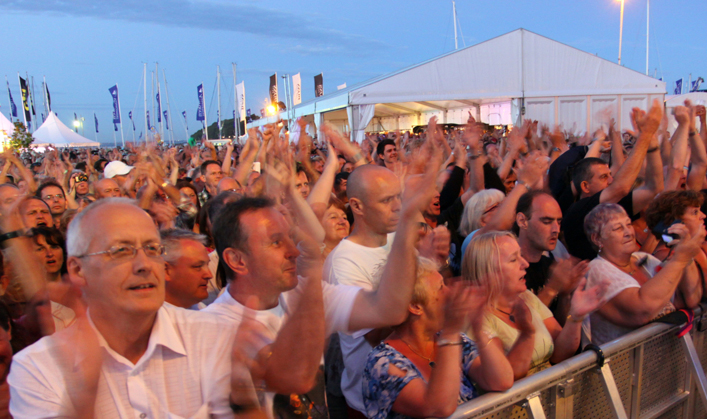 RAY QUINN AND QUEEN TRIBUTE ACT FOR COWES WEEK