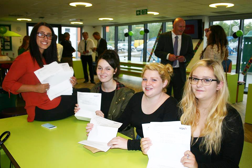 OUSTANDING ACHIEVEMENTS FOR ISLE OF WIGHT COLLEGE STUDENTS