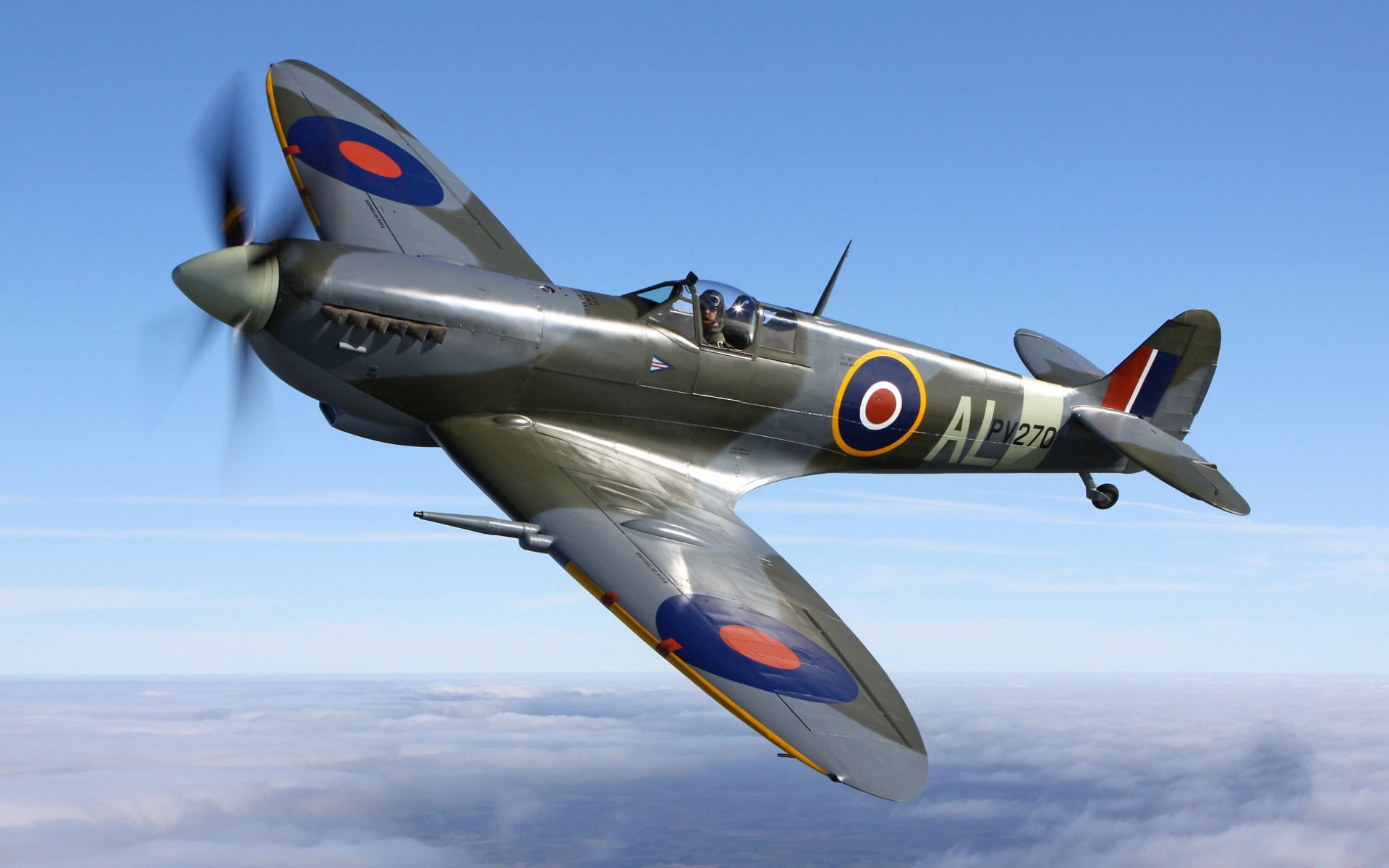 SPITFIRES AND HURRICANES TO FLY OVER THE ISLE OF WIGHT