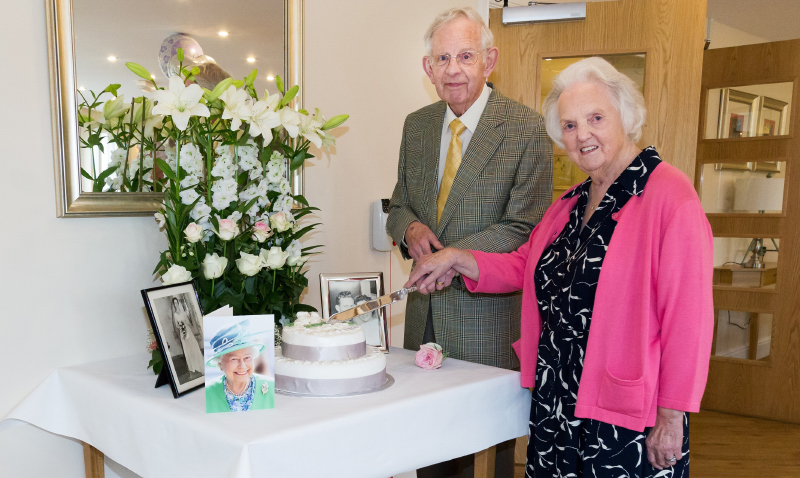 NEWPORT COUPLE CELEBRATE DIAMOND WEDDING ANNIVERSARY