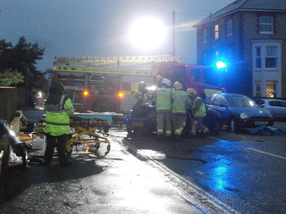 EMERGENCY CREWS CALLED TO COWES CRASH