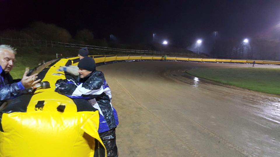 AIR FENCE INSTALLED AT SMALLBROOK AHEAD OF 2016 SPEEDWAY SEASON