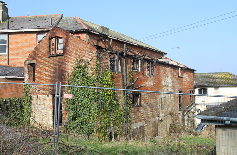 DAYLIGHT REVEALS EXTENT OF SHANKLIN BLAZE