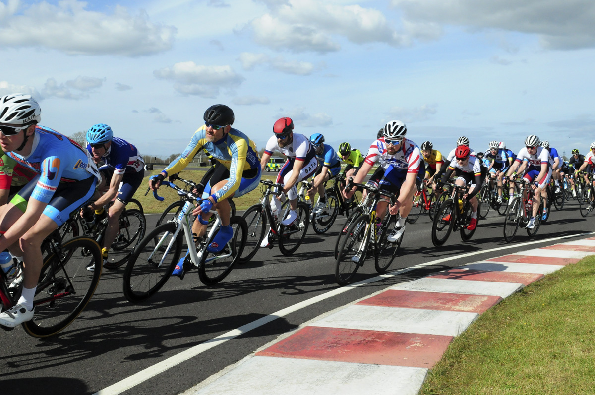 SMITH AND ALLSOPP TAKE ON CASTLE COMBE