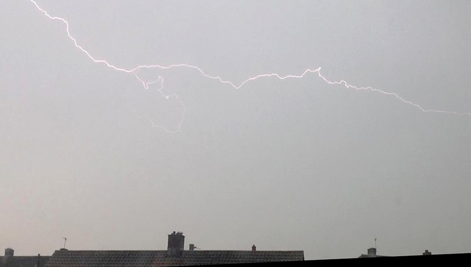 THUNDERSTORMS AND HAIL LIKELY FOR SATURDAY