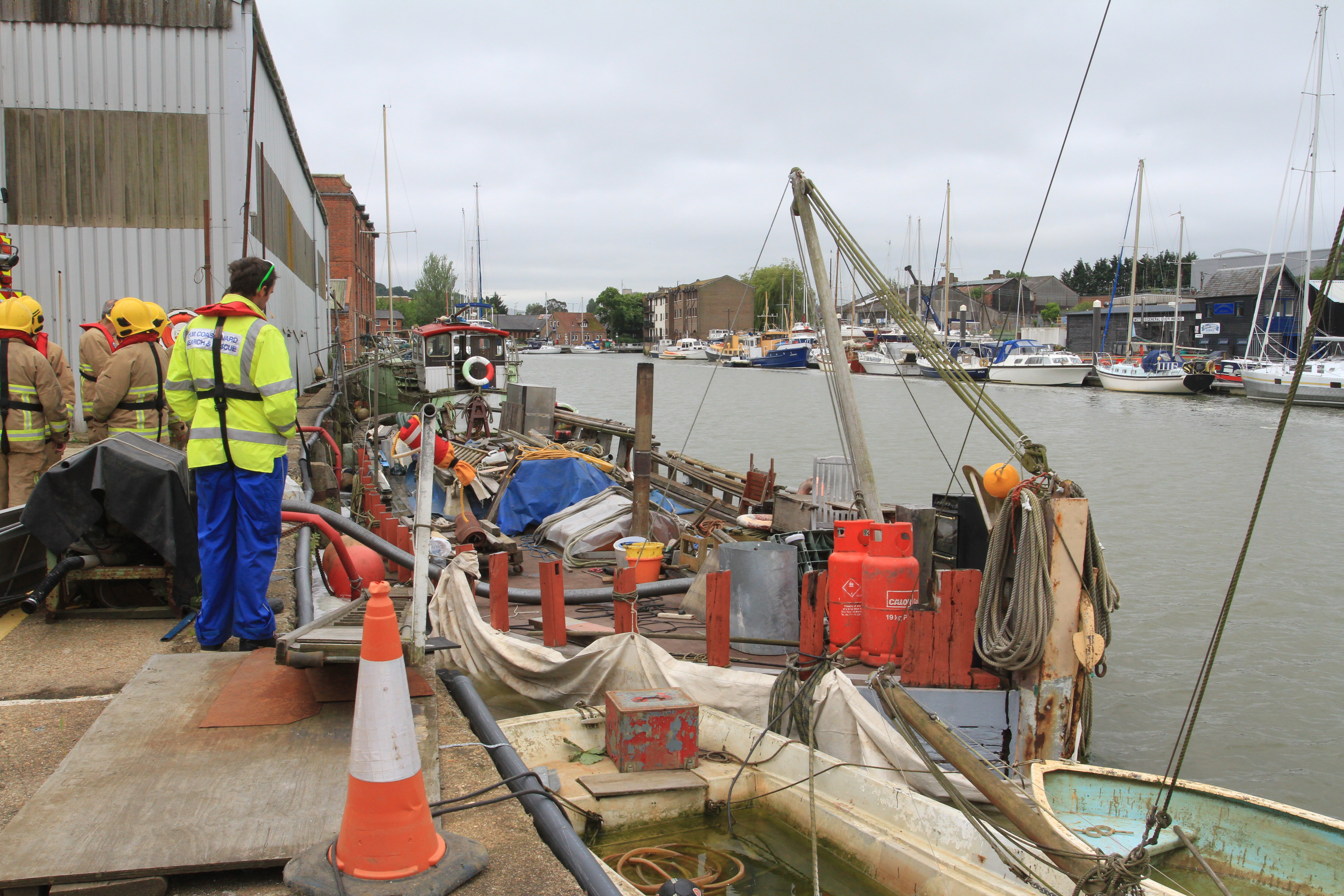 SINKING BOAT PROMPTS FIRE SERVICE RESPONSE