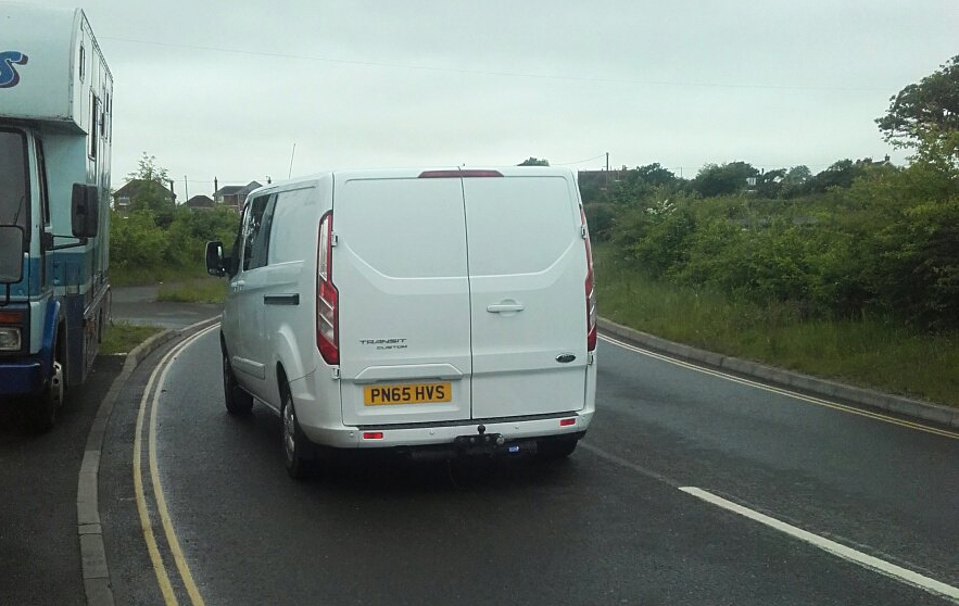 POLICE ALERT ISLANDERS ABOUT WHITE VAN