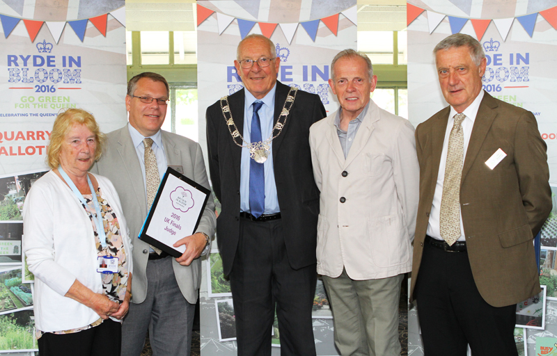 BRITAIN IN BLOOM JUDGES VISIT RYDE