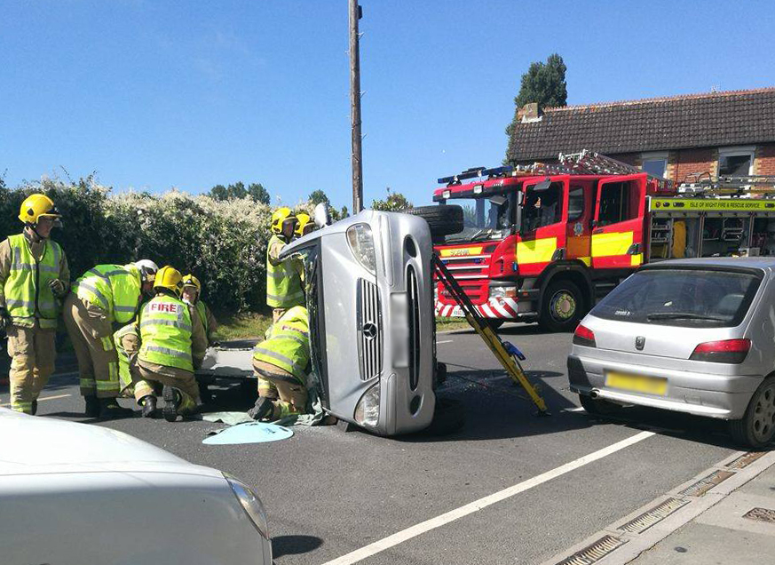 CAR OVERTURNS IN FRESHWATER