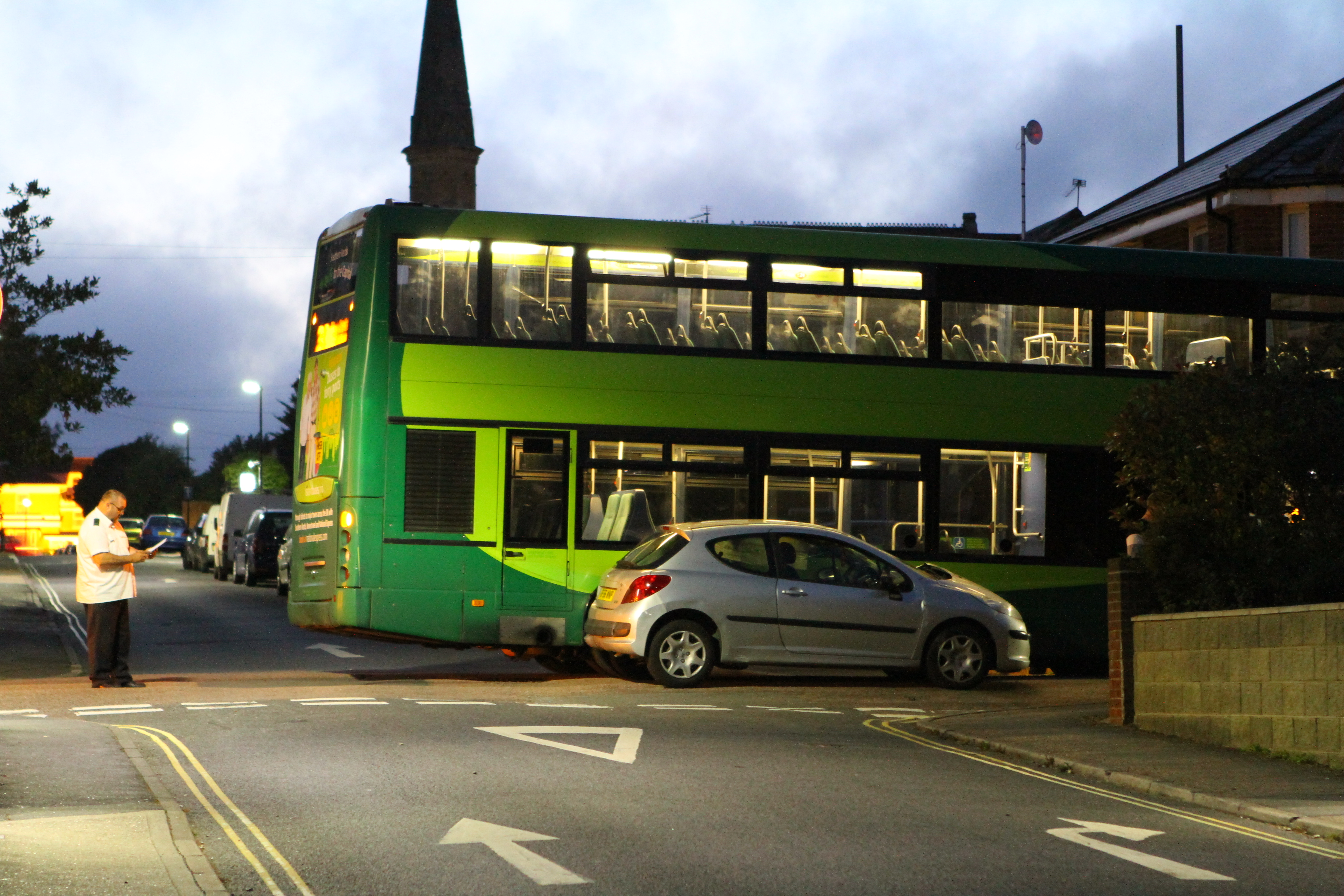 CAR AND BUS COLLISION BLOCKS SANDOWN ROAD