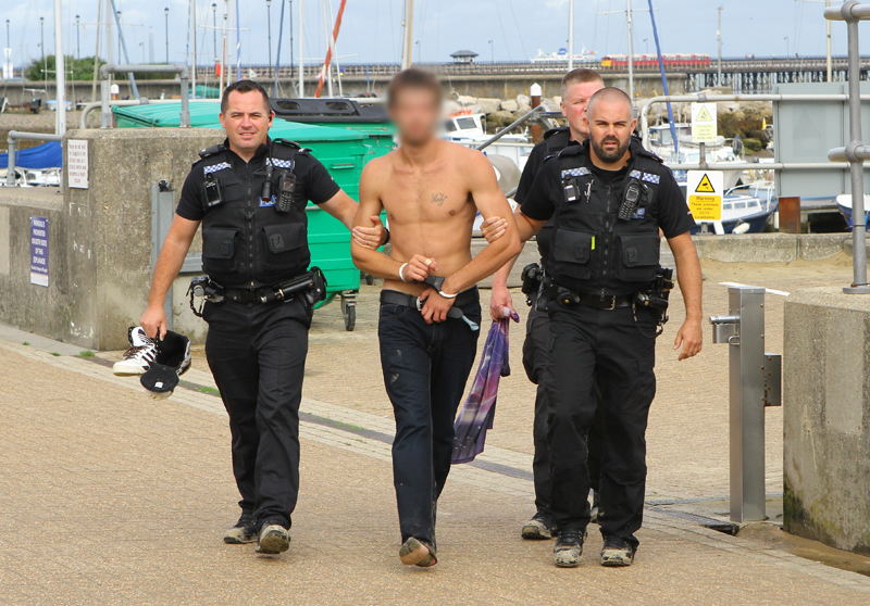 policechasemanintosea6