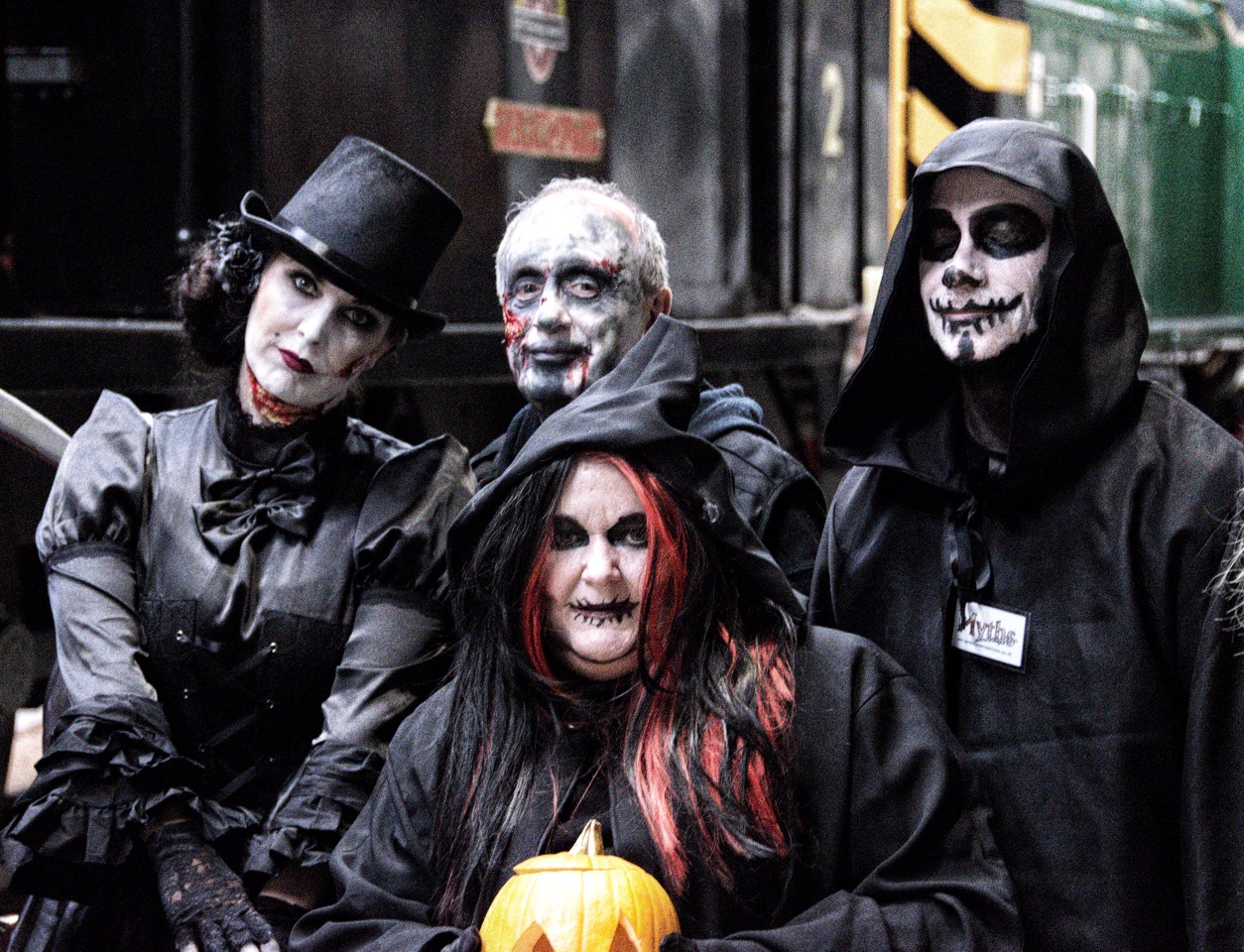 HALLOWEEN SUCCESS AT THE ISLE OF WIGHT STEAM RAILWAY