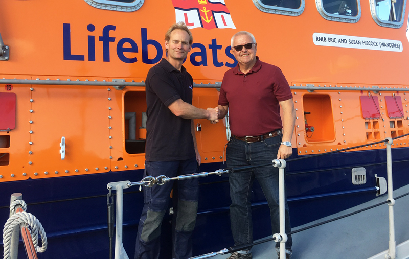 GENEROUS BIKERS GIFT TO YARMOUTH RNLI