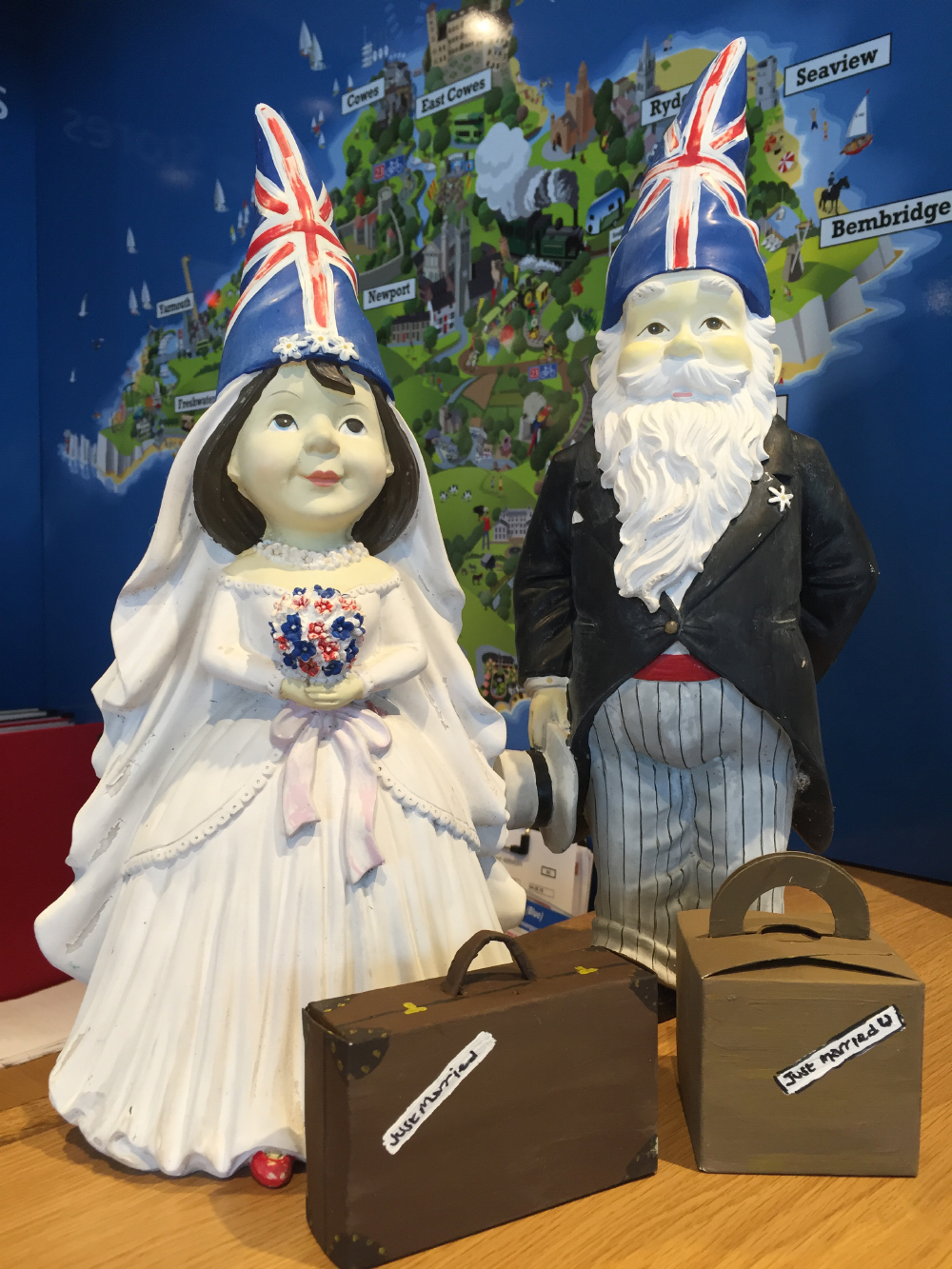 RED FUNNEL HELPS ‘RE-GNOME’ A HONEYMOONING COUPLE