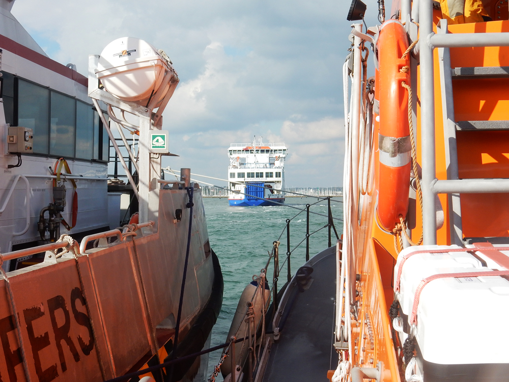 HEAVIEST EVER TOW FOR YARMOUTH RNLI