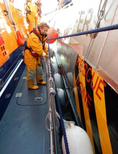 Yarmouth lifeboat's heaviest ever tow