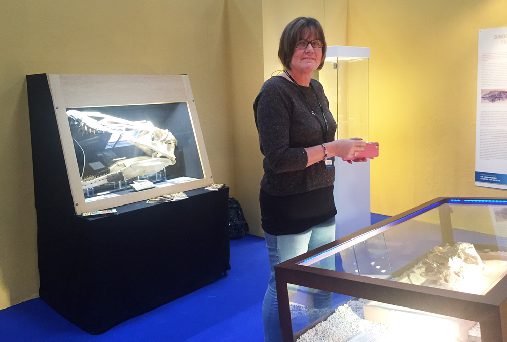 DINOSAUR ISLE EXHIBITS AT TOP FOSSIL SHOW
