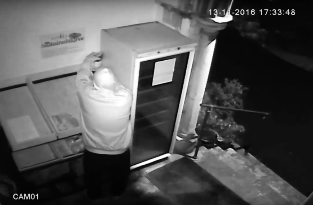 MAN CAUGHT ON CCTV STEALING FROM RYDE CHARITY