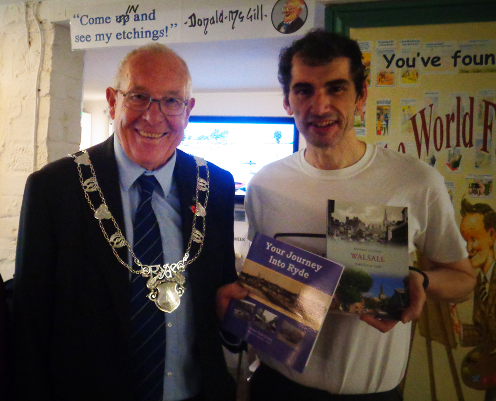 MARK MEETS MAYOR OF RYDE AS PART OF WORLD RECORD CHALLENGE