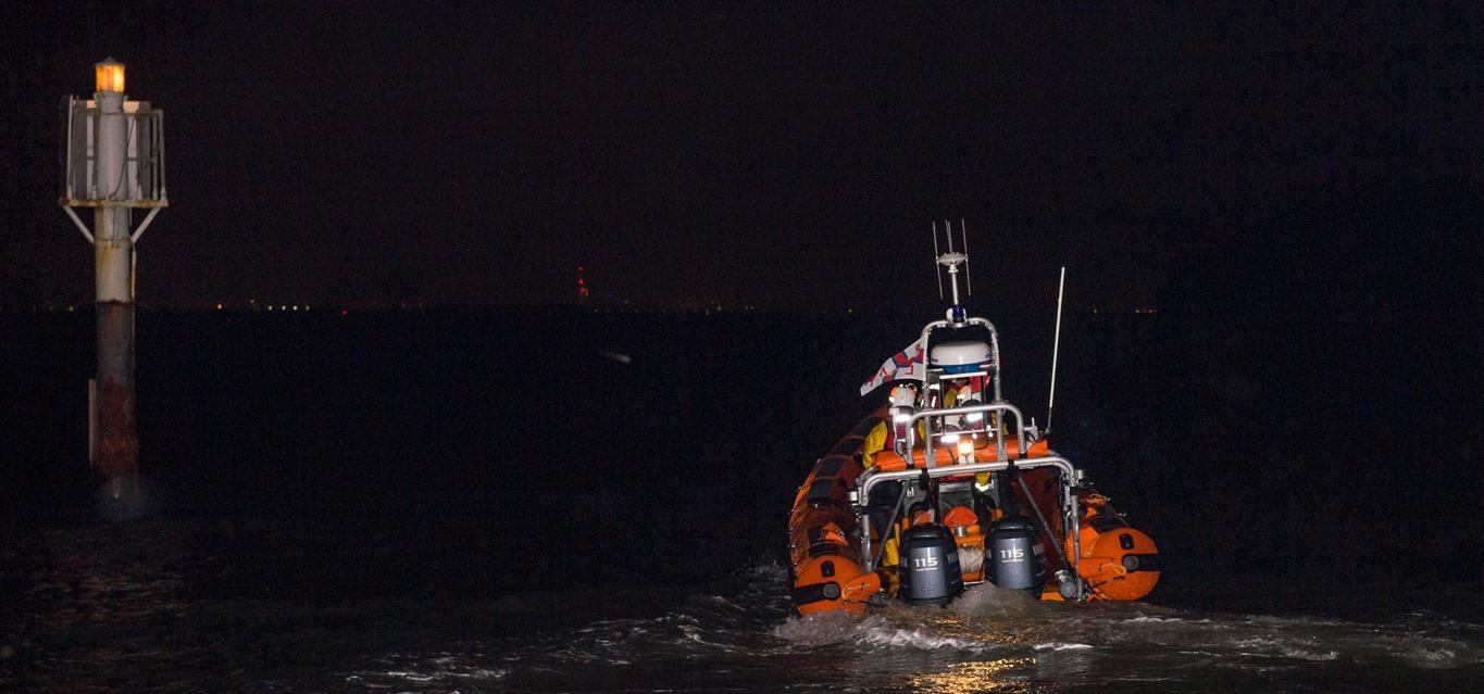 ADVICE GIVEN TO CREW ON BROKEN DOWN BOAT