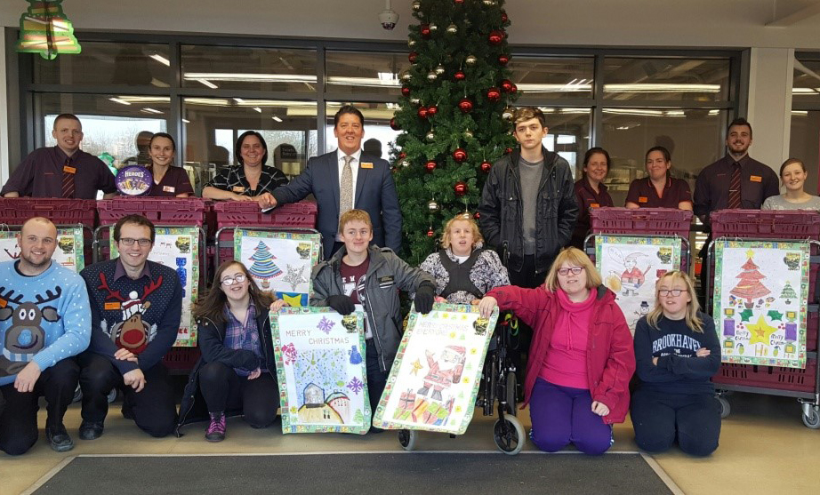 STUDENTS DECORATE SAINSBURY’S ONLINE TROLLEYS THIS CHRISTMAS