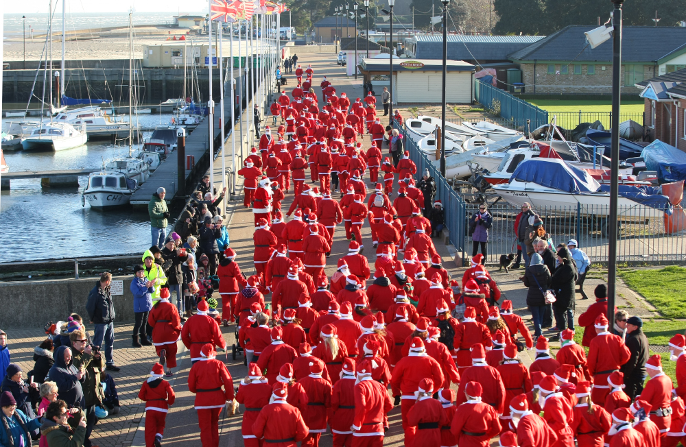 SANTAS DASH FOR THE EARL MOUNTBATTEN HOSPICE