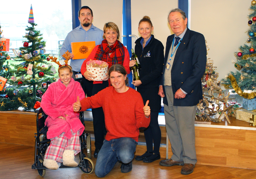 HOSPITAL DEPARTMENTS COMPETE IN CHRISTMAS TREE COMPETITION