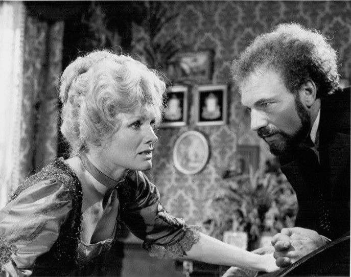 FILM, THEATRE AND TV STAR TO GIVE ISLAND TALK FOR THE FIRST TIME