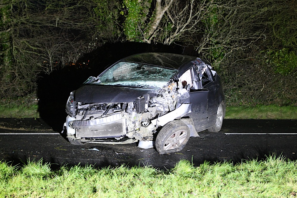 CRASH WITH TREE CLOSES BRADING DOWN ROAD