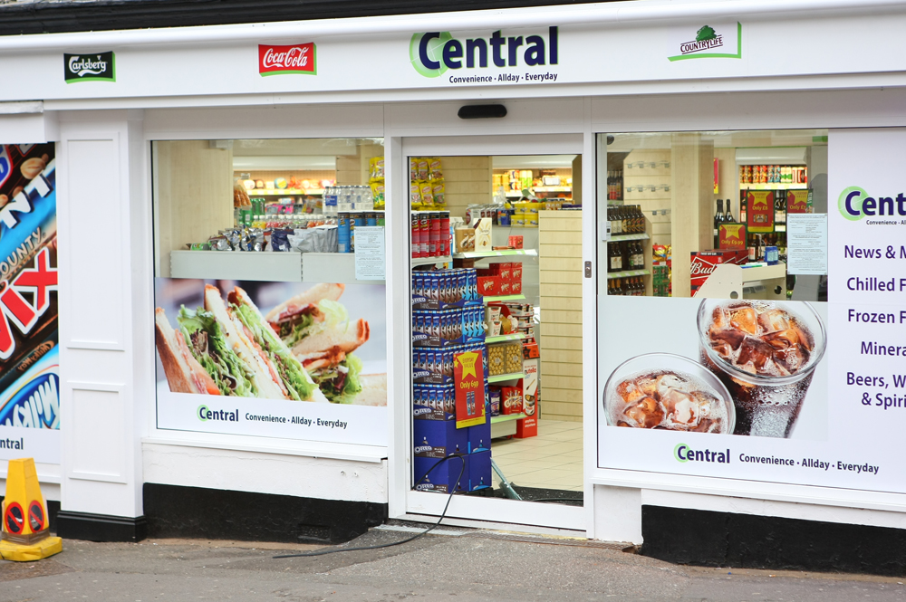 SHOP DOOR SMASHED DURING EARLY HOURS BREAK-IN
