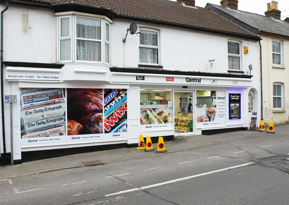 SHOP DOOR SMASHED DURING EARLY HOURS BREAK-IN