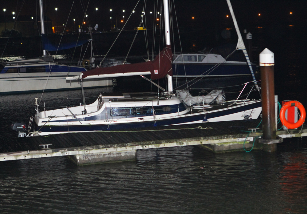 RYDE RESCUE LAUNCH TO ASSIST CASUALTY VESSEL