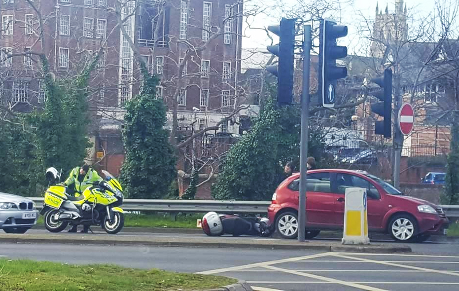 RIDER RECEIVES MINOR INJURIES IN DUAL CARRIAGEWAY CRASH