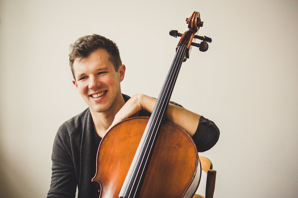 3 CELLISTS TO ENTERTAIN FROM BACH TO WALFORD DAVIES