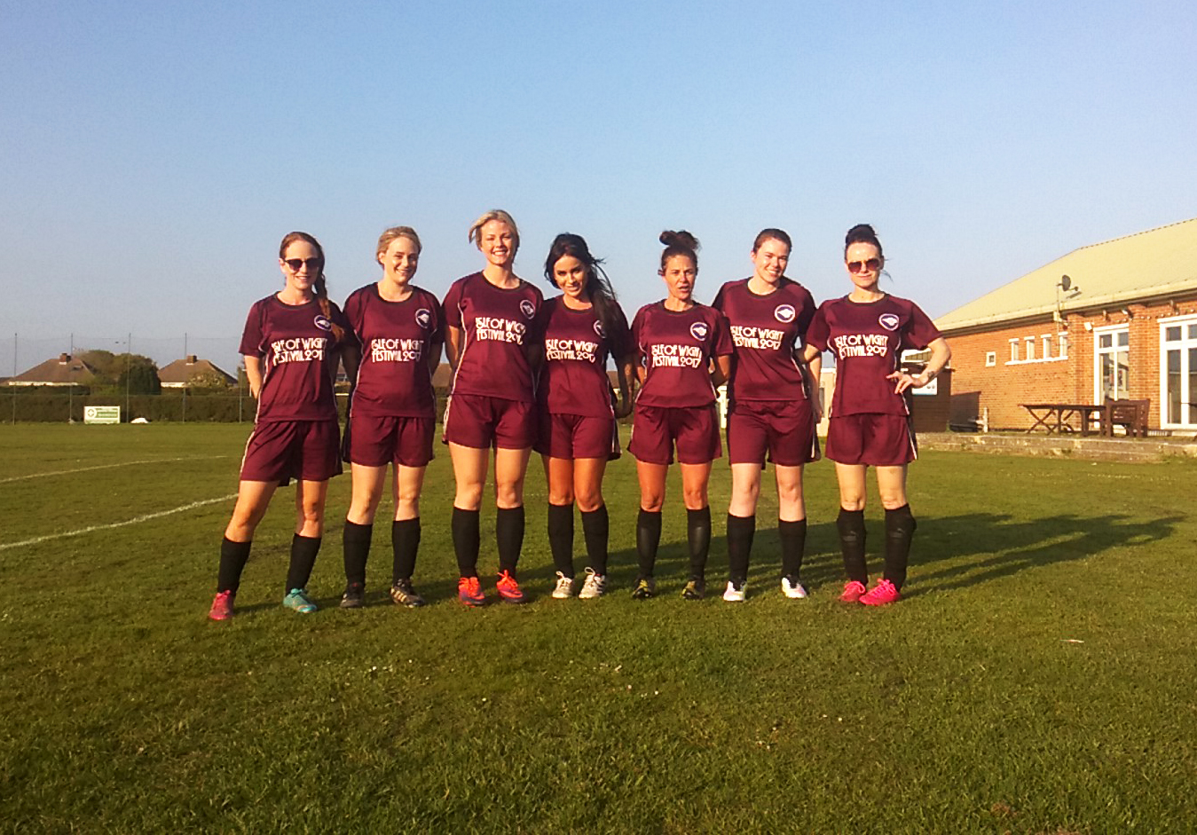 COWES LADIES FC GAIN SPONSORSHIP FROM ISLE OF WIGHT FESTIVAL