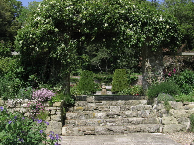 BRADING DRAMA GROUP TO PRESENT A STORY IN THE GARDEN