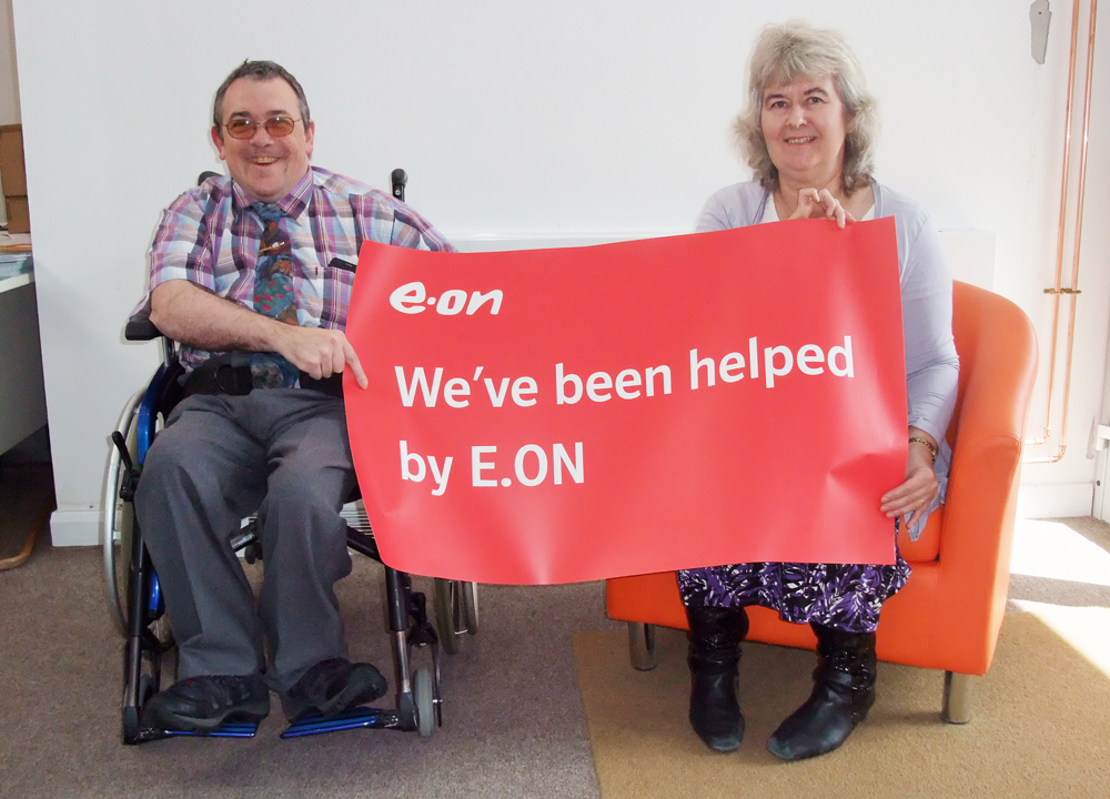 £2,000 DONATION FROM E.ON WARMS UP THE RIVERSIDE CENTRE