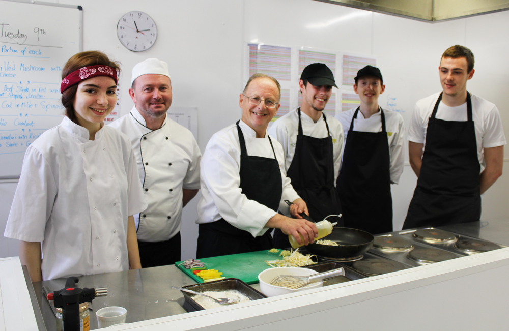 HTP APPRENTICESHIP COLLEGE SECURES PEOPLE 1ST GOLD ACCREDITATION