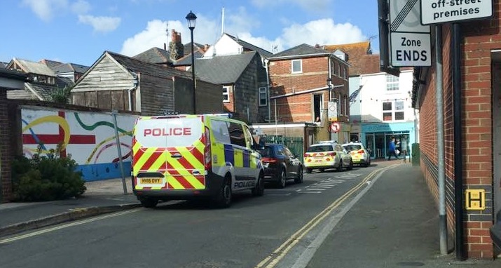 POLICE DESCEND ON COWES TO LOCATE MISSING CHILD