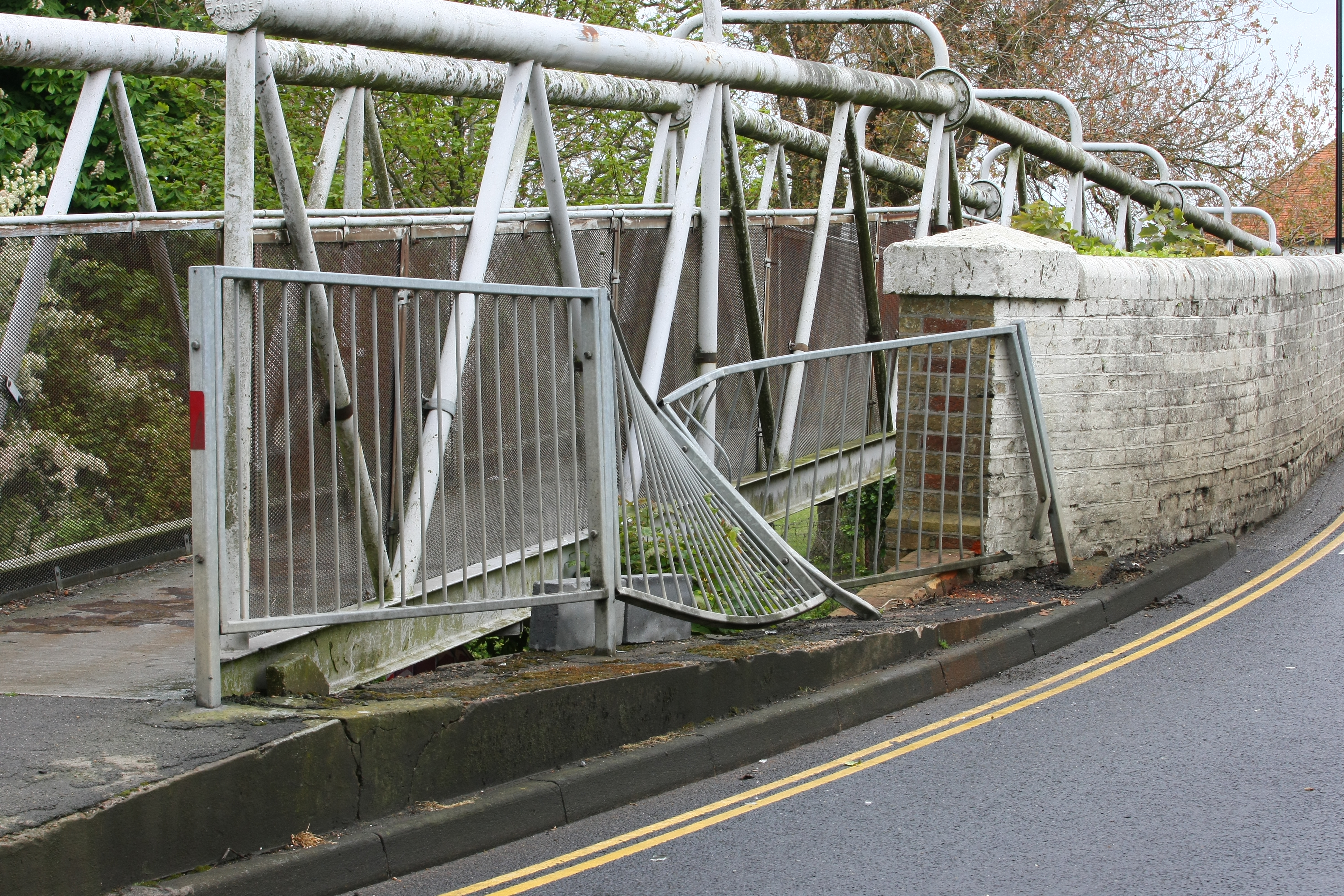 SKEW BRIDGE CRASH CLOSES MAIN ROAD