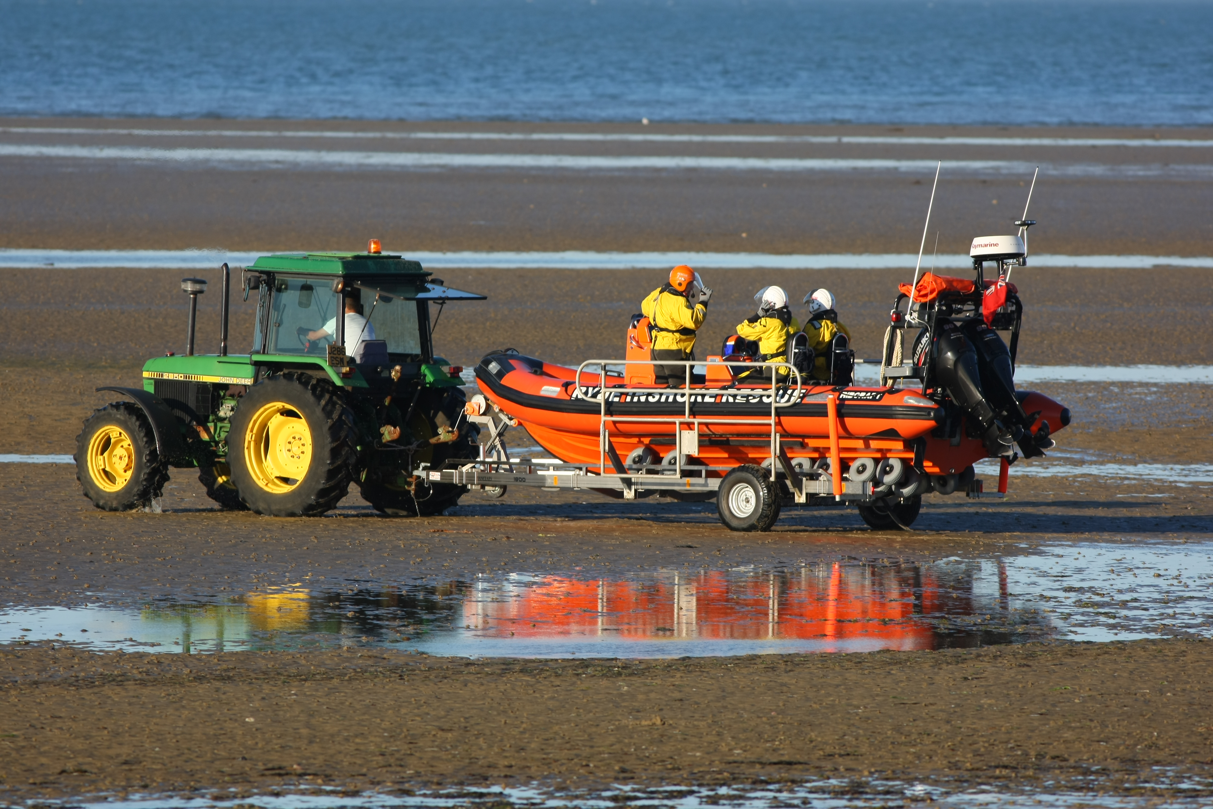 RYDE INSHORE RESCUE LAUNCHED TO SEAGROVE BAY