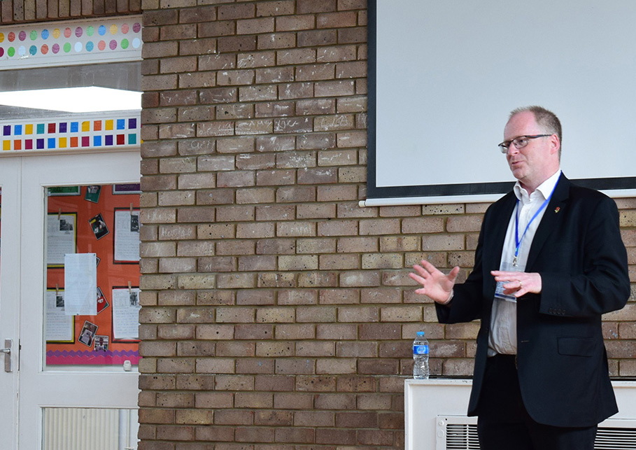 LABOUR CANDIDATE PAYS A VISIT TO LANESEND PRIMARY SCHOOL