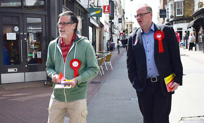 LABOUR CANDIDATE VISITS VISUALLY IMPAIRED PEOPLE GROUP
