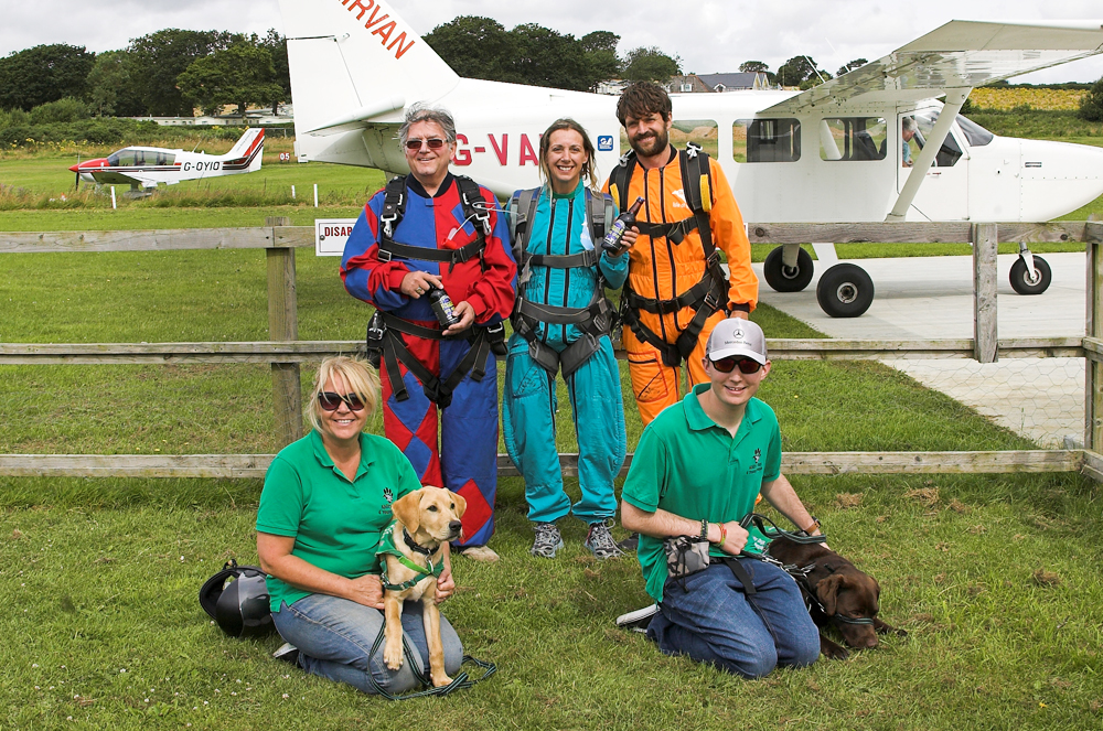 ISLANDERS INVITED TO PARACHUTE 4 PAWS