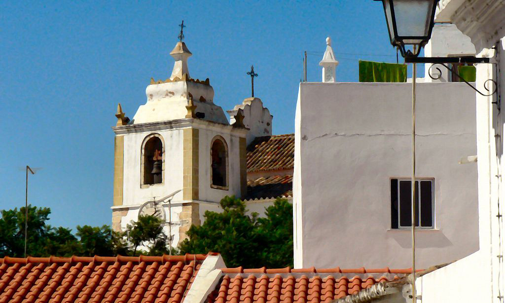 ISLAND WOMAN SUFFERS HORRIFIC BURNS IN ALGARVE ACID ATTACK