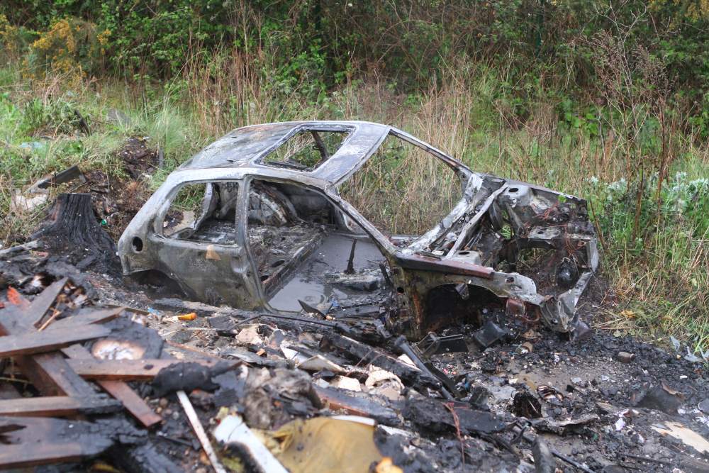 CAR FIRE BILLOWS BLACK SMOKE OVER BEMBRIDGE