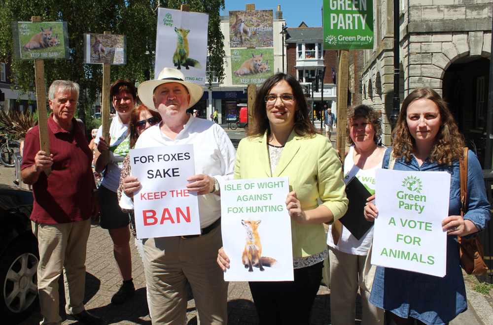 VIX PLEDGES TO FIGHT TOOTH AND NAIL TO SAVE FOX HUNTING BAN