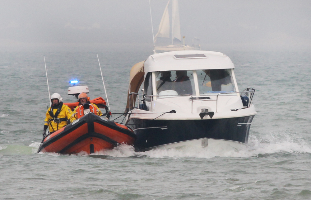 RYDE RESCUE LAUNCH TO VESSEL IN DIFFICULTY